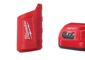 Milwaukee  (Xl) Black Heated Hoodie Kit With M12 Cp2.0 Battery/Battery Holder/M12 Charger